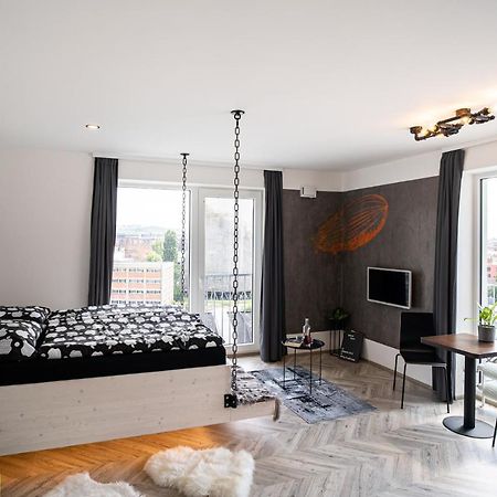 Zeppelin Studio With An Industrial View - Brno Apartment Екстериор снимка