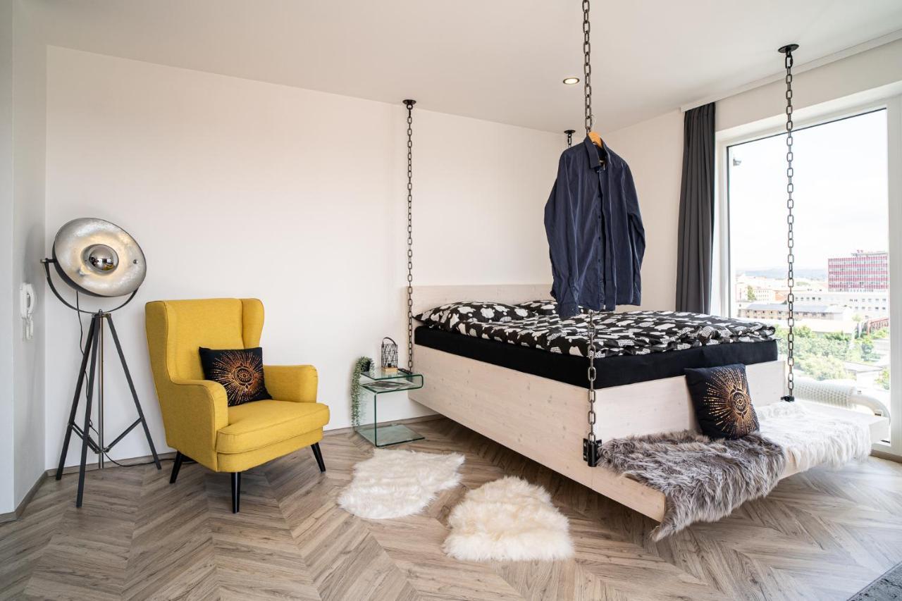 Zeppelin Studio With An Industrial View - Brno Apartment Екстериор снимка