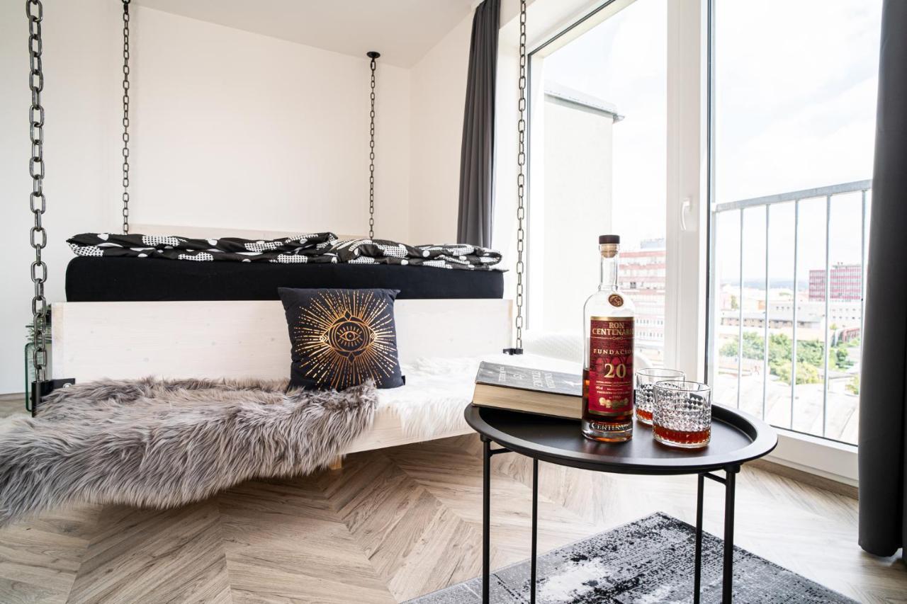 Zeppelin Studio With An Industrial View - Brno Apartment Екстериор снимка