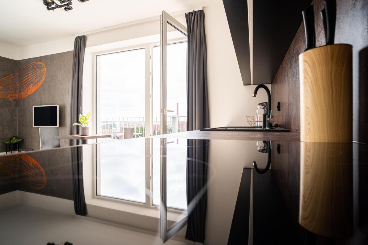 Zeppelin Studio With An Industrial View - Brno Apartment Екстериор снимка