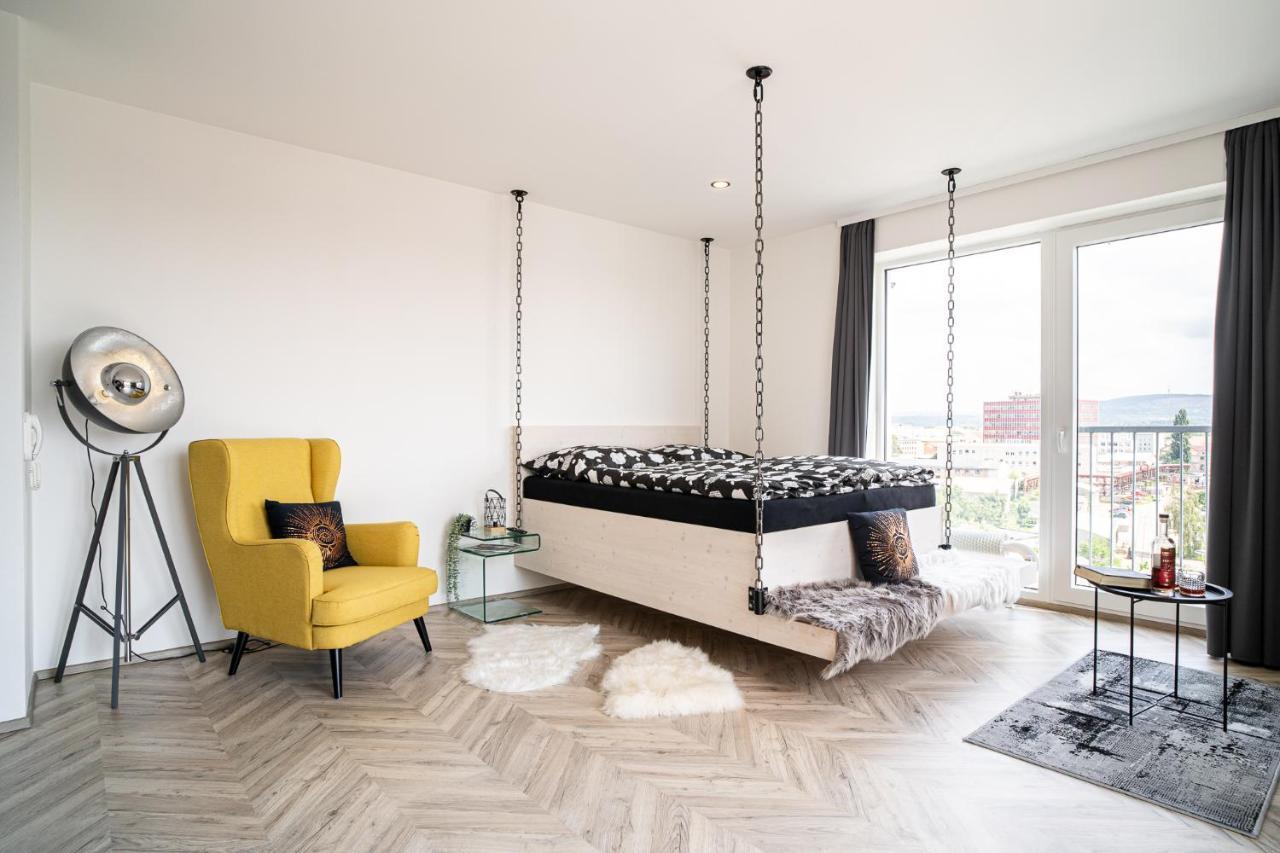 Zeppelin Studio With An Industrial View - Brno Apartment Екстериор снимка