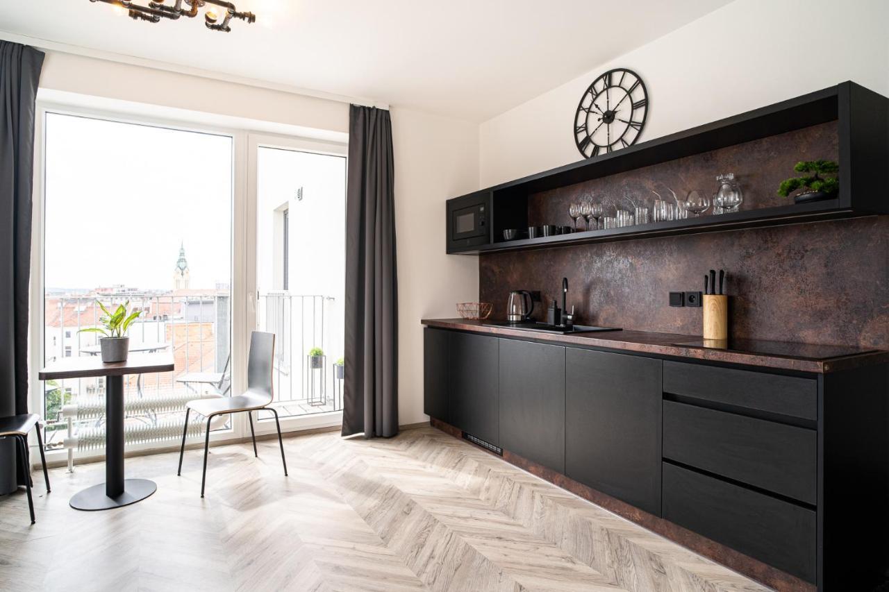 Zeppelin Studio With An Industrial View - Brno Apartment Екстериор снимка