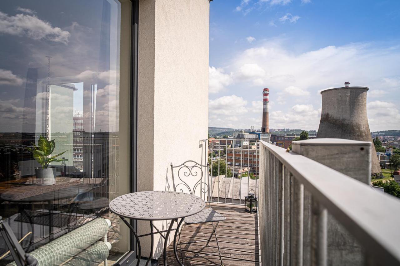 Zeppelin Studio With An Industrial View - Brno Apartment Екстериор снимка